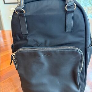 Lo & Sons Women’s Rowledge backpack